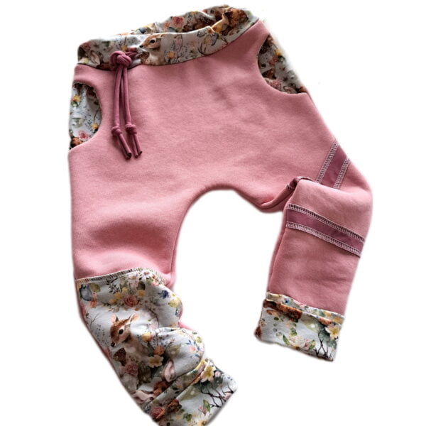 Kosmatene baggy hlačke z vzorcem SRNIC-meter na meter