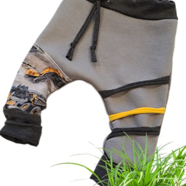 Baggy hlačke BAGRI v sivi barvi-meter na meter