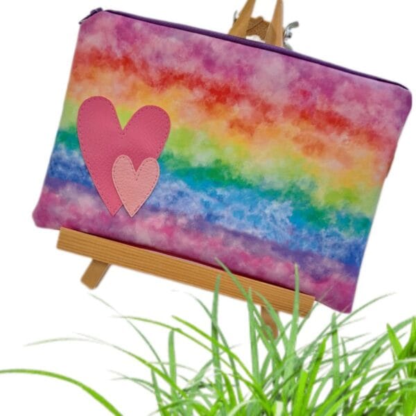 Toaletka / večja torbica MAVRIČNA S SRČKOM-meter na meter